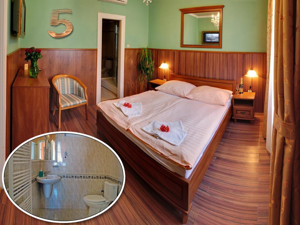 Hotel Bow Garden Komárno Chambre photo
